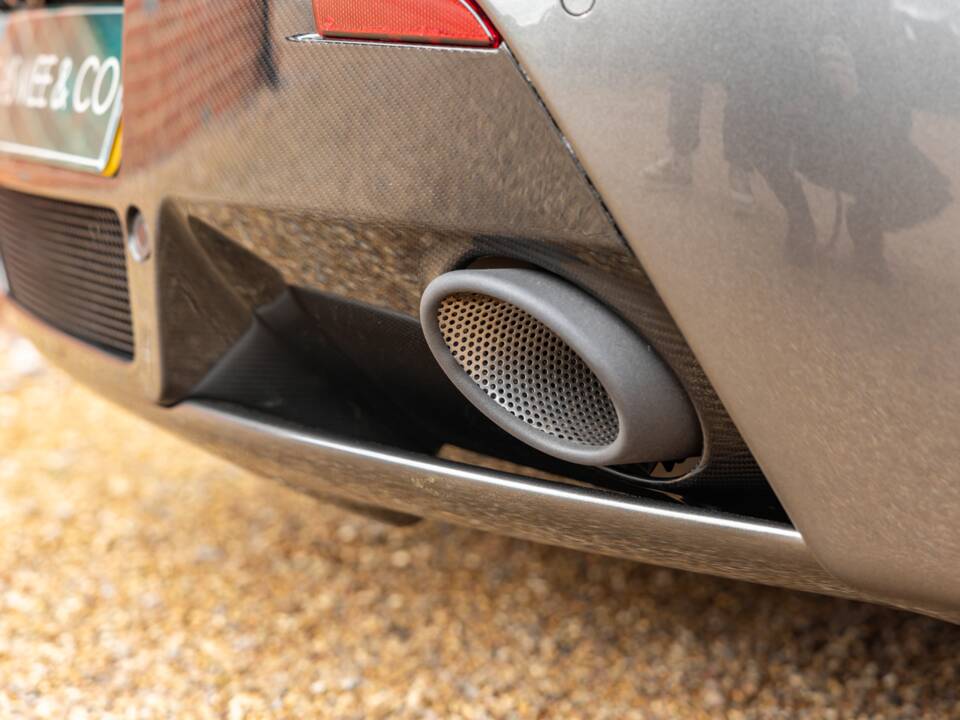 Bild 32/84 von Aston Martin V12 Vantage AMR Roadster (2018)