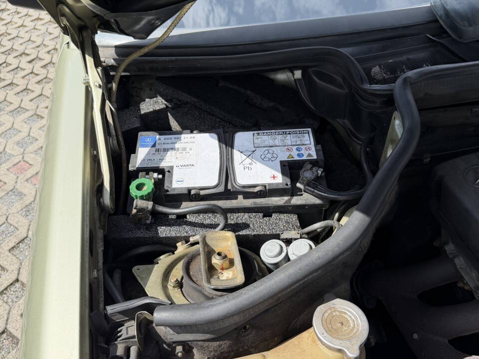 Bild 17/19 von Mercedes-Benz 200 D (1984)