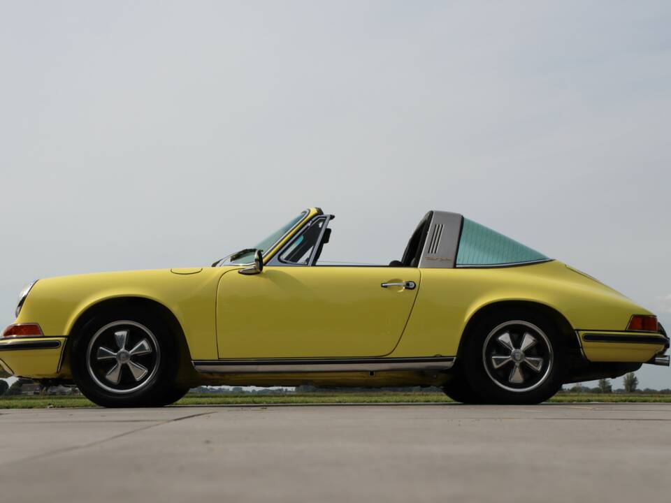 Image 47/50 of Porsche 911 2.2 T (1971)