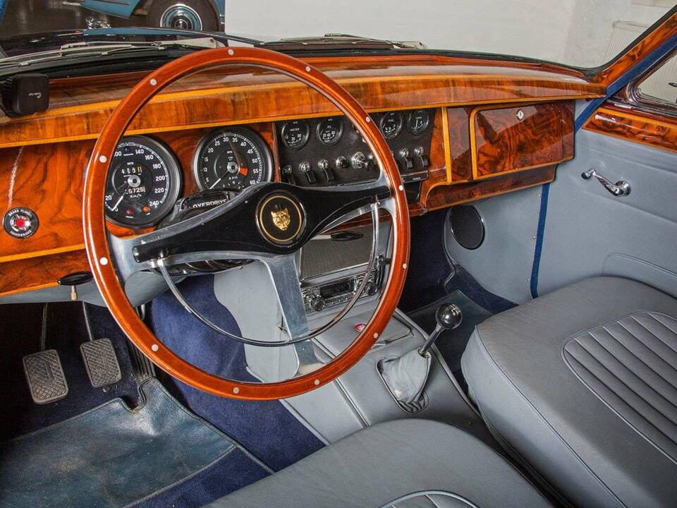 Bild 27/35 von Jaguar Mk II 3.4 (1967)