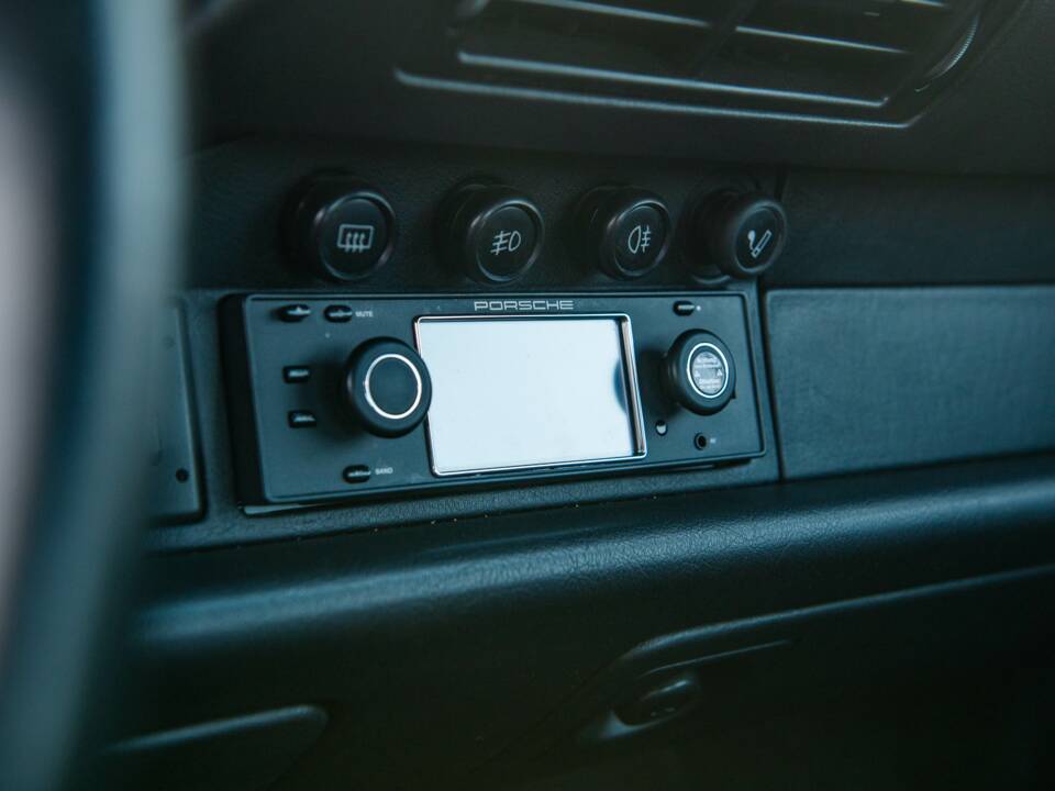 Bild 20/27 von Porsche 911 Carrera (1994)