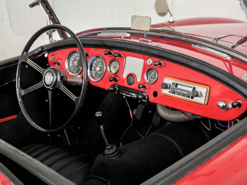 Imagen 35/50 de MG MGA 1600 (1961)
