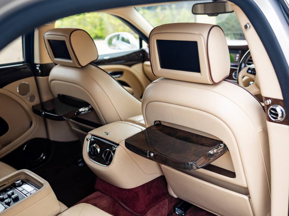 Immagine 46/50 di Bentley Mulsanne (2011)