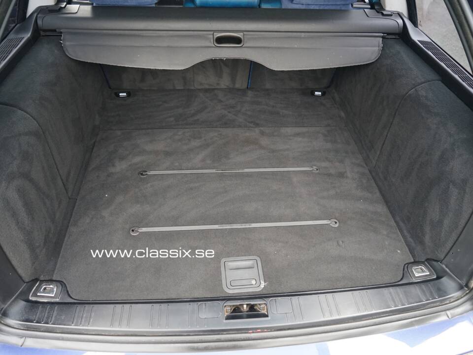 Image 16/16 of ALPINA B10 V8 Touring (1998)