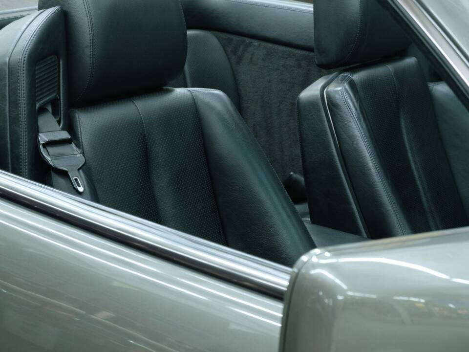 Image 41/50 of Mercedes-Benz SL 500 (1994)