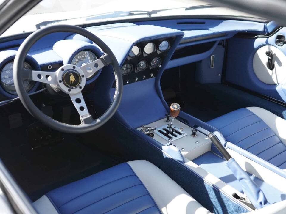 Afbeelding 28/74 van Lamborghini Miura P 400 (1968)