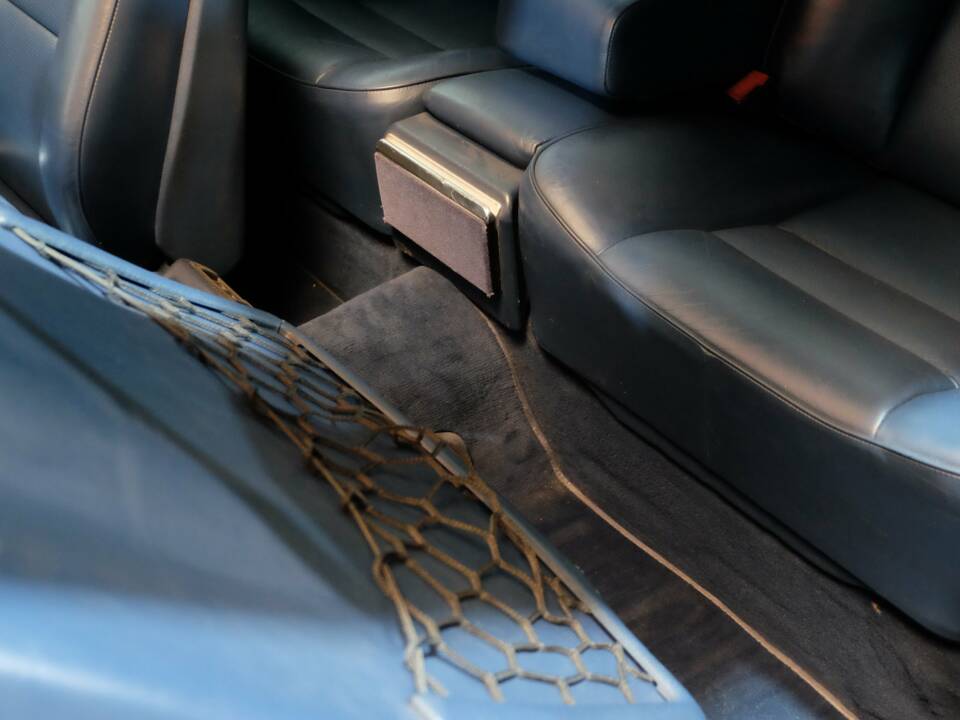 Image 14/29 of Mercedes-Benz 500 SEC (1985)