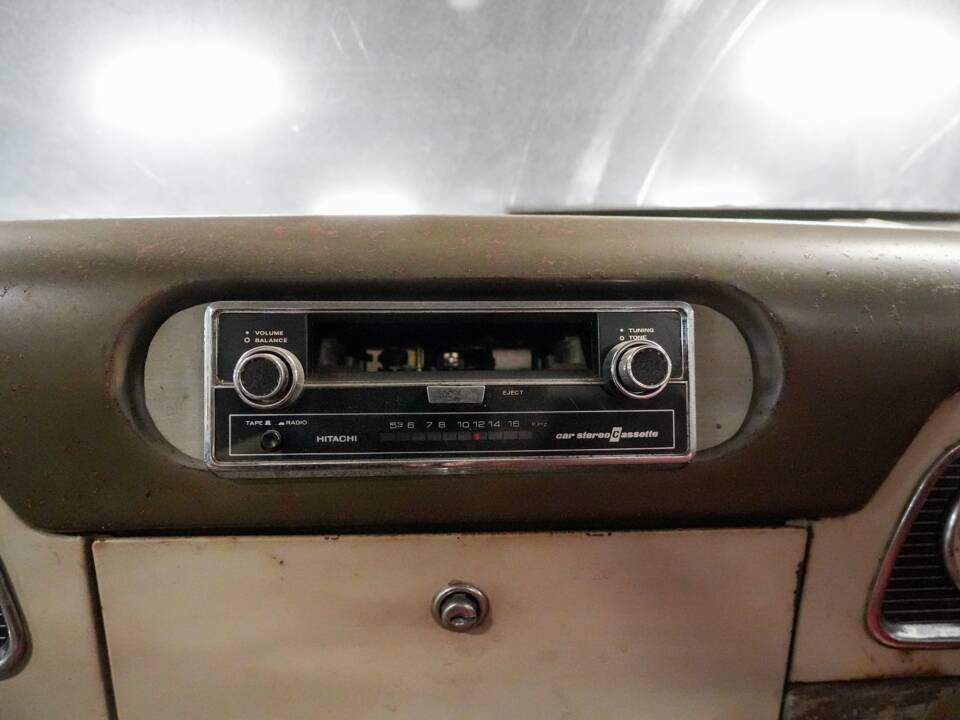 Image 13/15 of Studebaker Champion (1957)