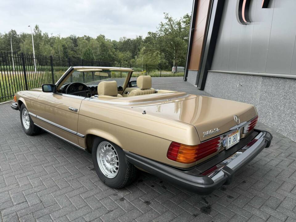 Obraz 15/50 pojazdu Mercedes-Benz 380 SL (1983)
