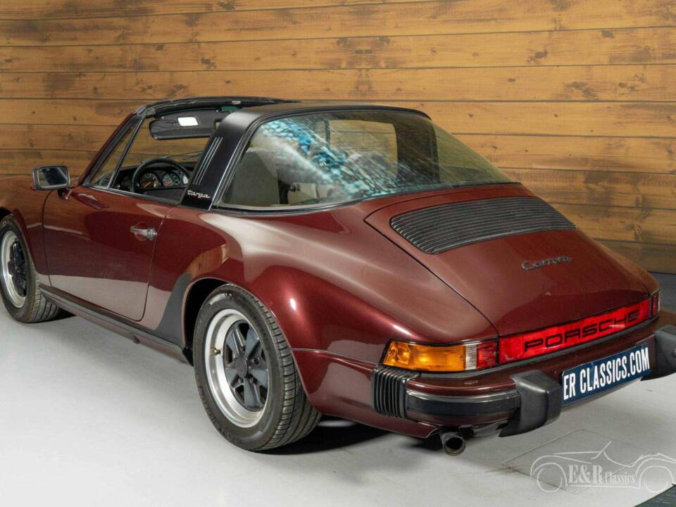 Image 13/19 of Porsche 911 Carrera 3.2 (1984)