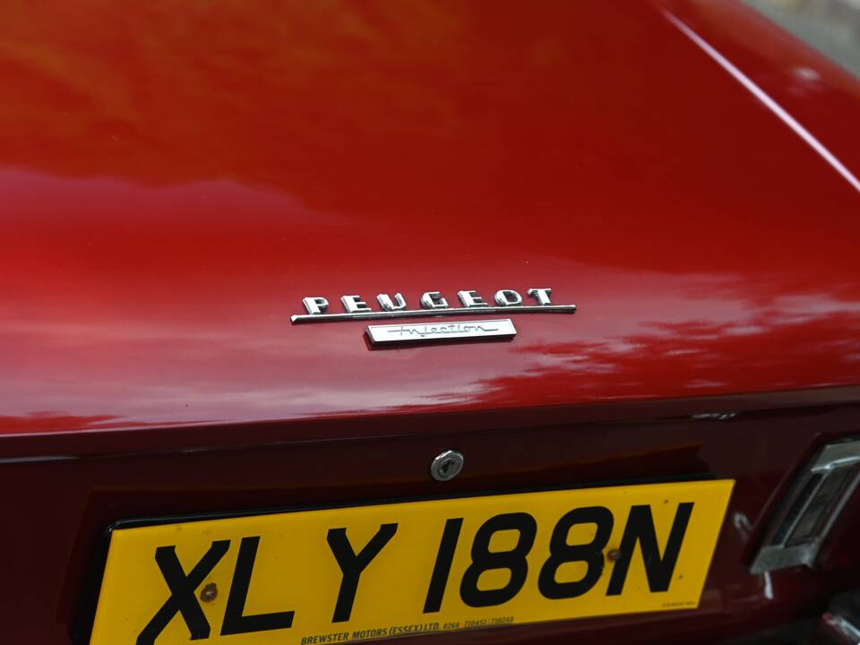 Image 9/26 of Peugeot 504 Convertible (1974)