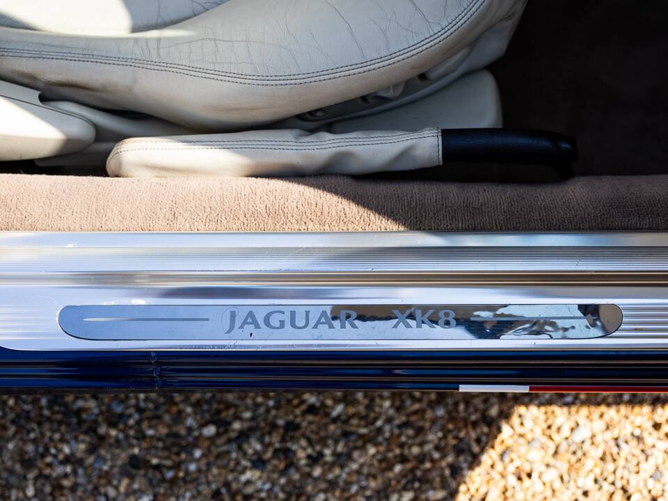 Immagine 36/42 di Jaguar XK8 4.0 (2001)