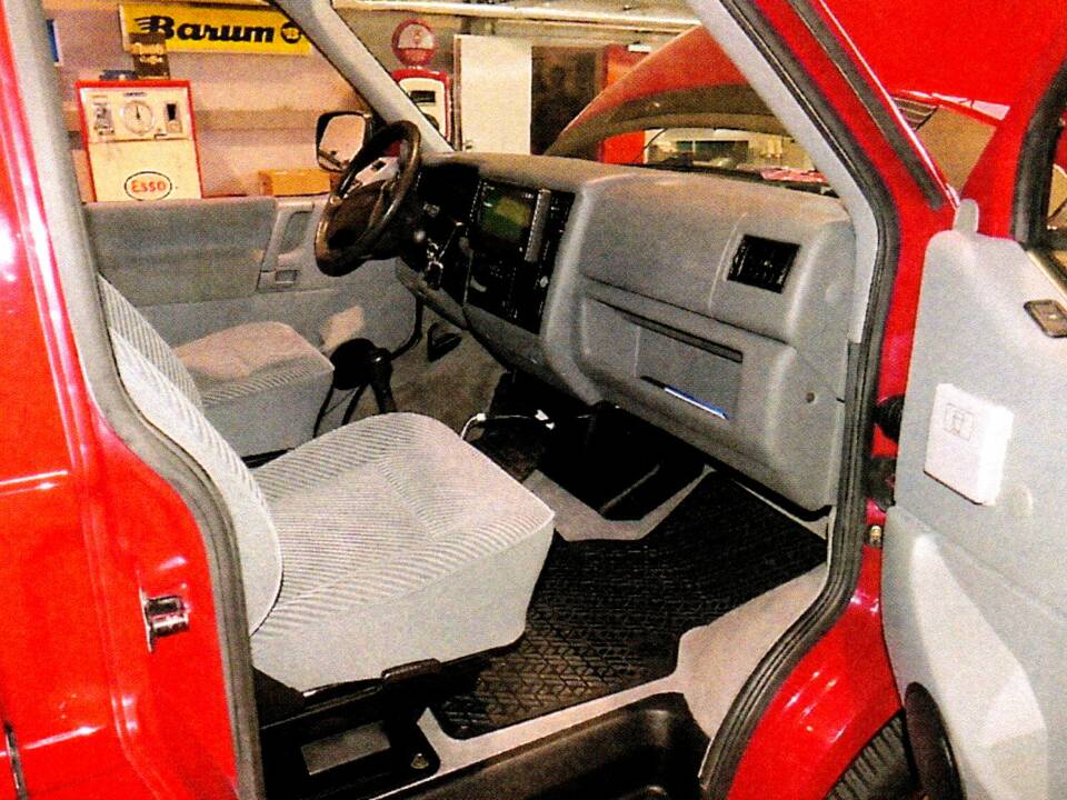 Afbeelding 3/12 van Volkswagen T4 Caravelle 2.5 Syncro (1995)