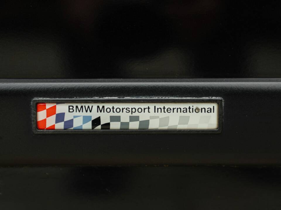 Image 15/50 of BMW 318 (1994)