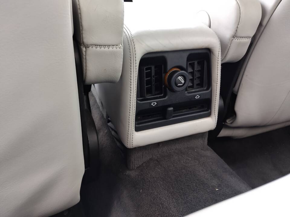 Bild 90/113 von BMW 735i (1986)