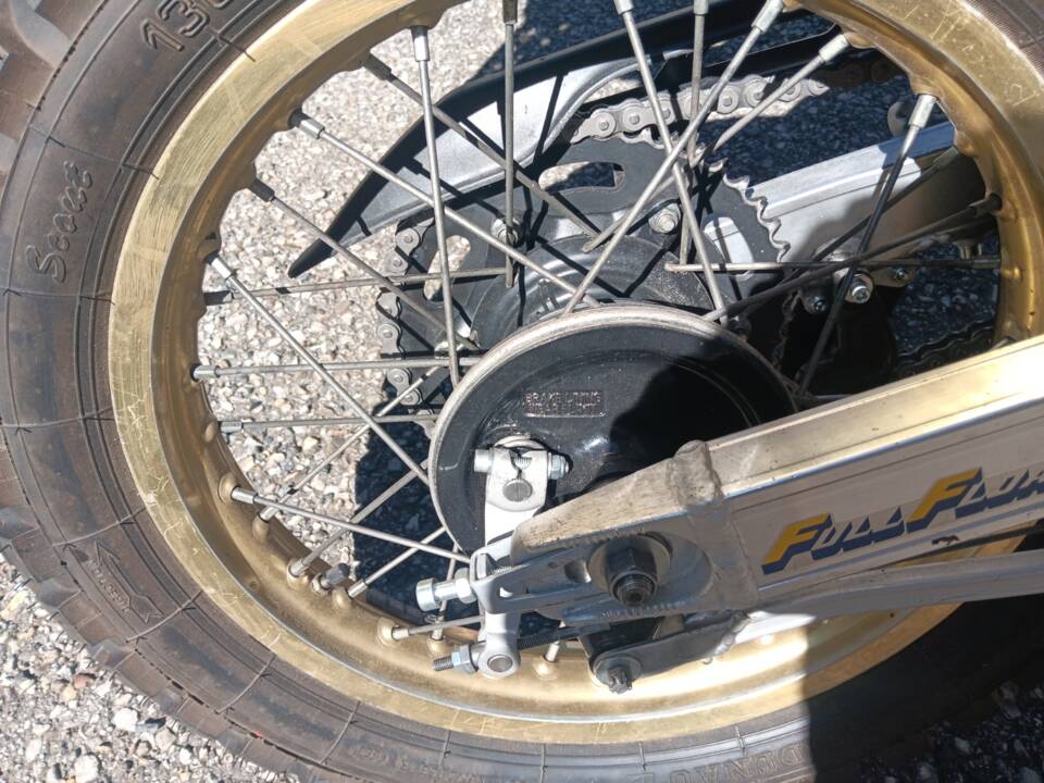 Image 21/27 de Suzuki DUMMY (1989)