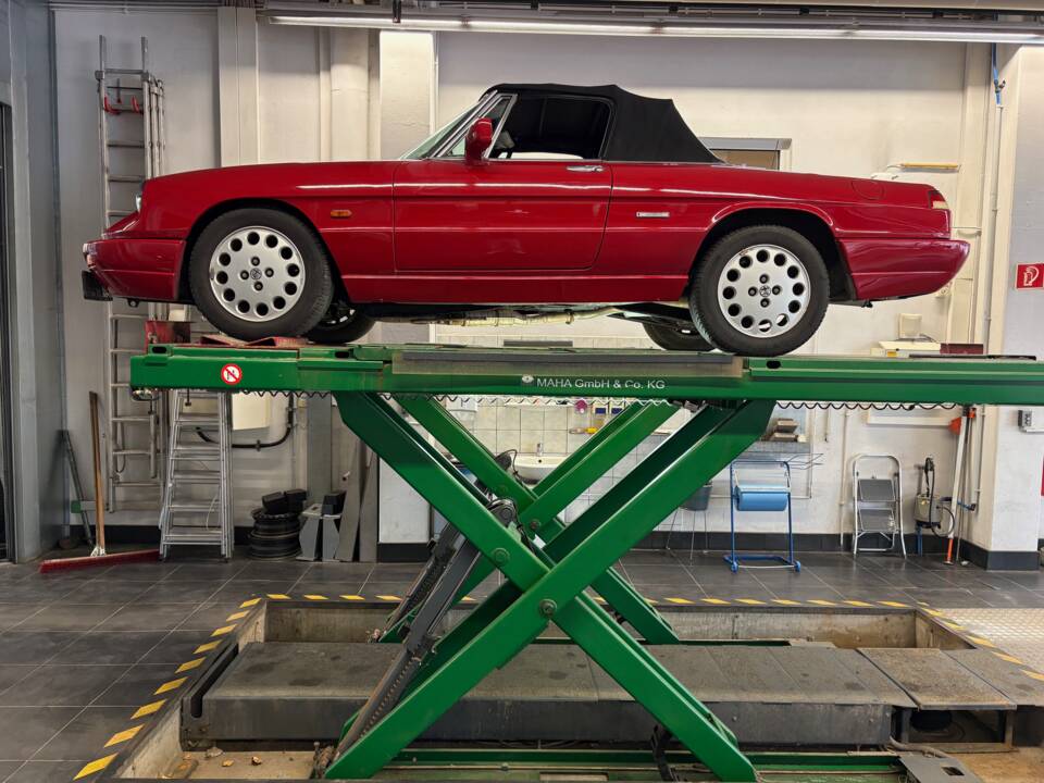 Image 10/25 of Alfa Romeo 2.0 Spider (1992)