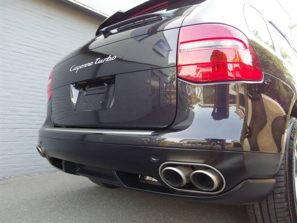 Image 16/93 of Porsche Cayenne Turbo (2007)
