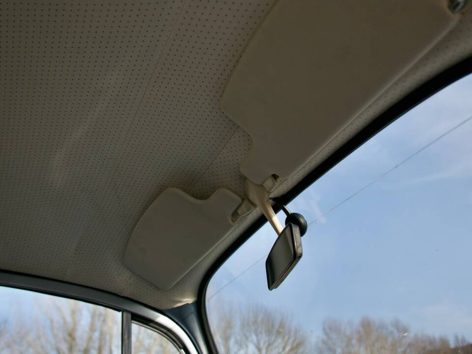 Image 51/54 of Volkswagen Beetle 1500 (1969)