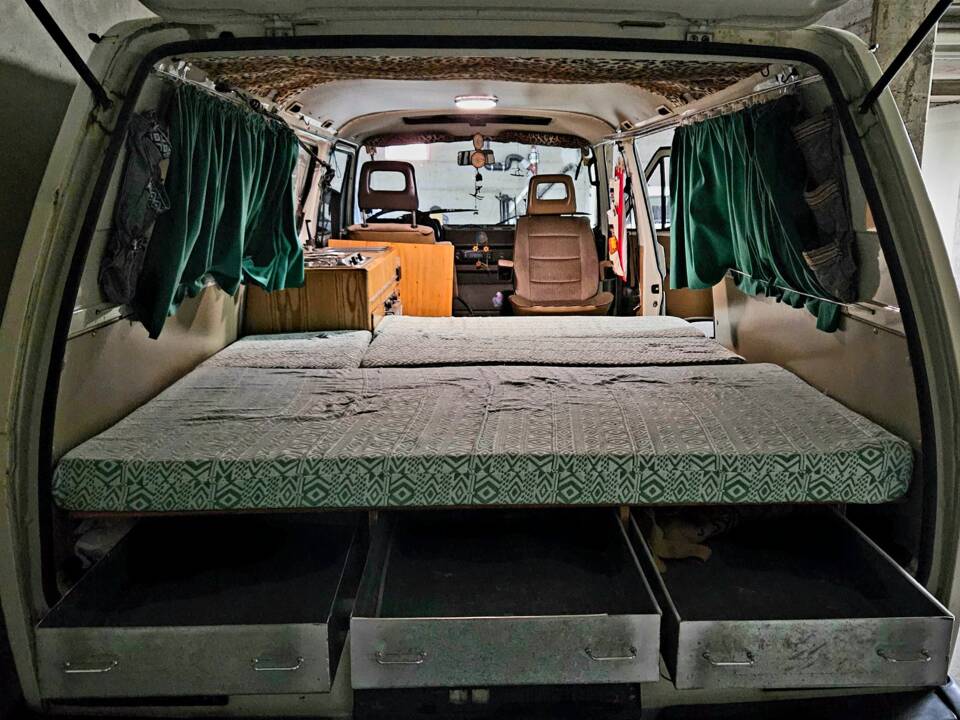 Bild 9/17 von Volkswagen T3 Bus 2.1 (G-Kat) (1989)