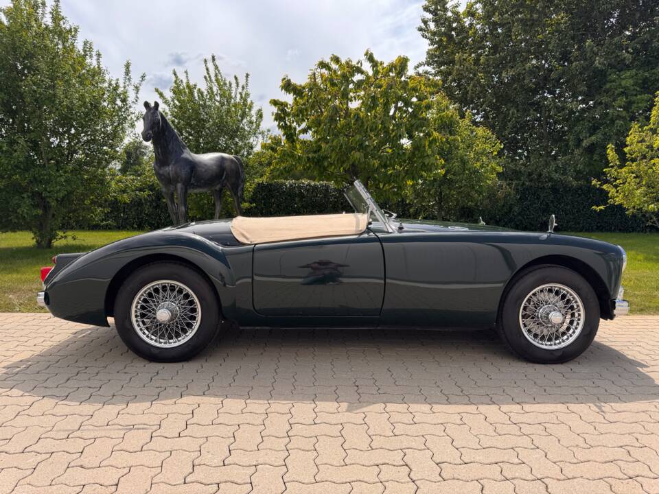 Image 59/79 of MG MGA 1600 (1961)