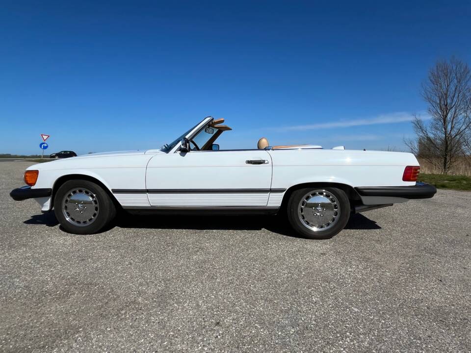 Image 7/16 of Mercedes-Benz 560 SL (1987)