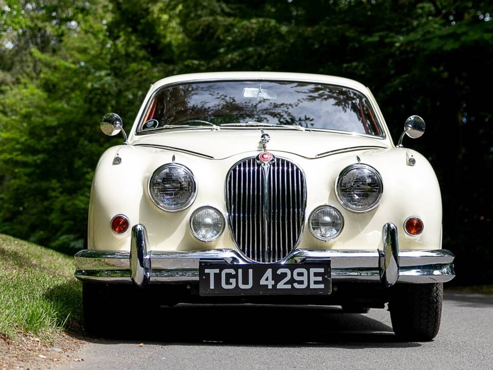 Image 6/50 de Jaguar Mk II 2.4 (1967)