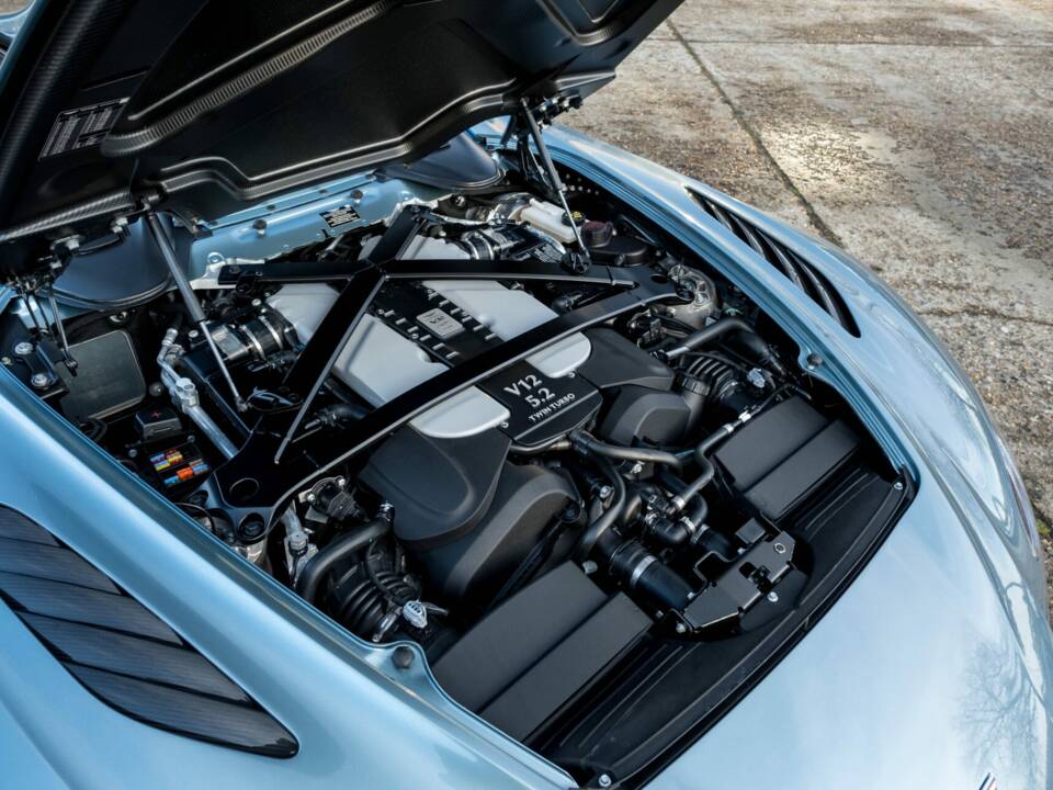Bild 29/35 von Aston Martin V12 Speedster (2021)