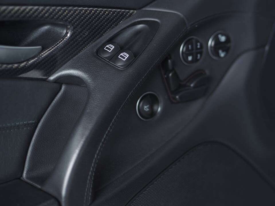 Immagine 36/49 di Mercedes-Benz SL 55 AMG (2006)