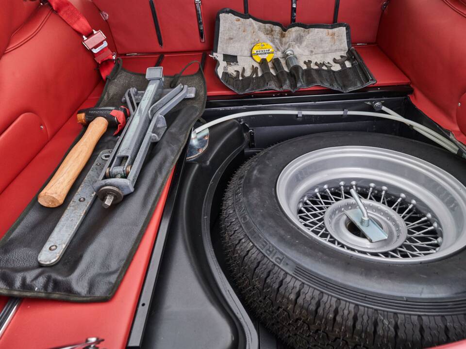 Bild 49/99 von Jaguar E-Type 4.2 (1966)