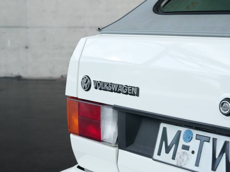 Image 37/50 of Volkswagen Golf Mk I Convertible 1.8 (1989)