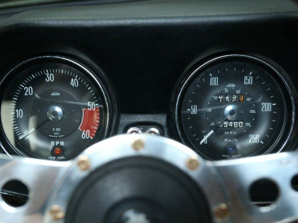Image 15/50 of Jensen Interceptor  MK III (1974)
