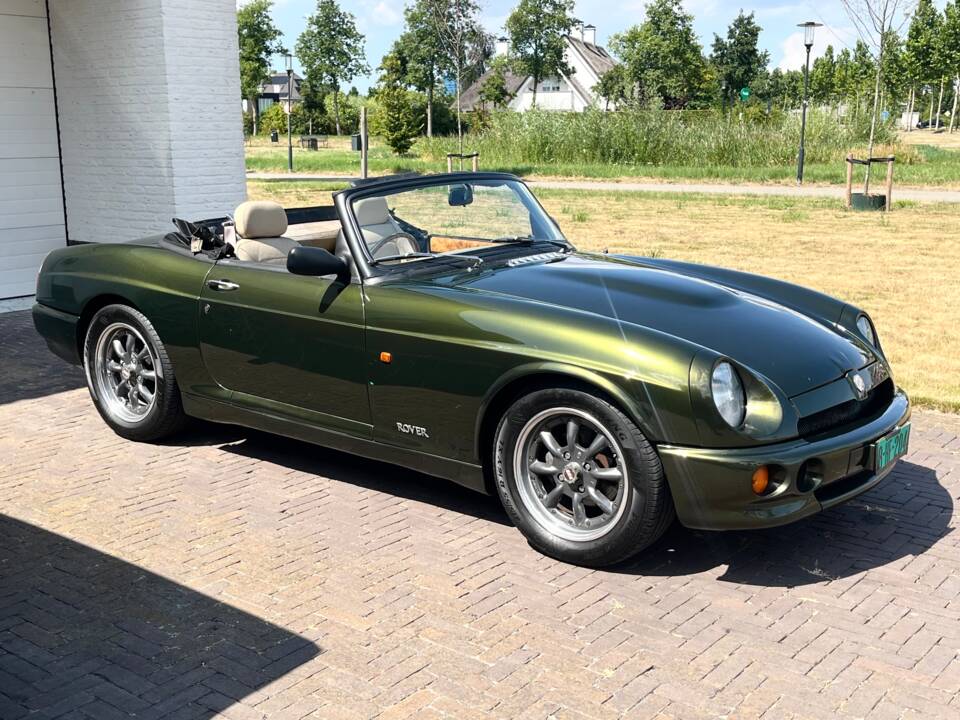 Bild 38/41 von MG RV8 (1994)