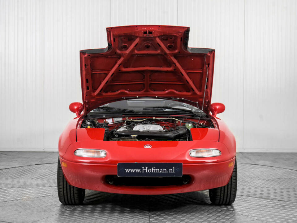 Bild 35/50 von Mazda MX-5 1.8 (1995)