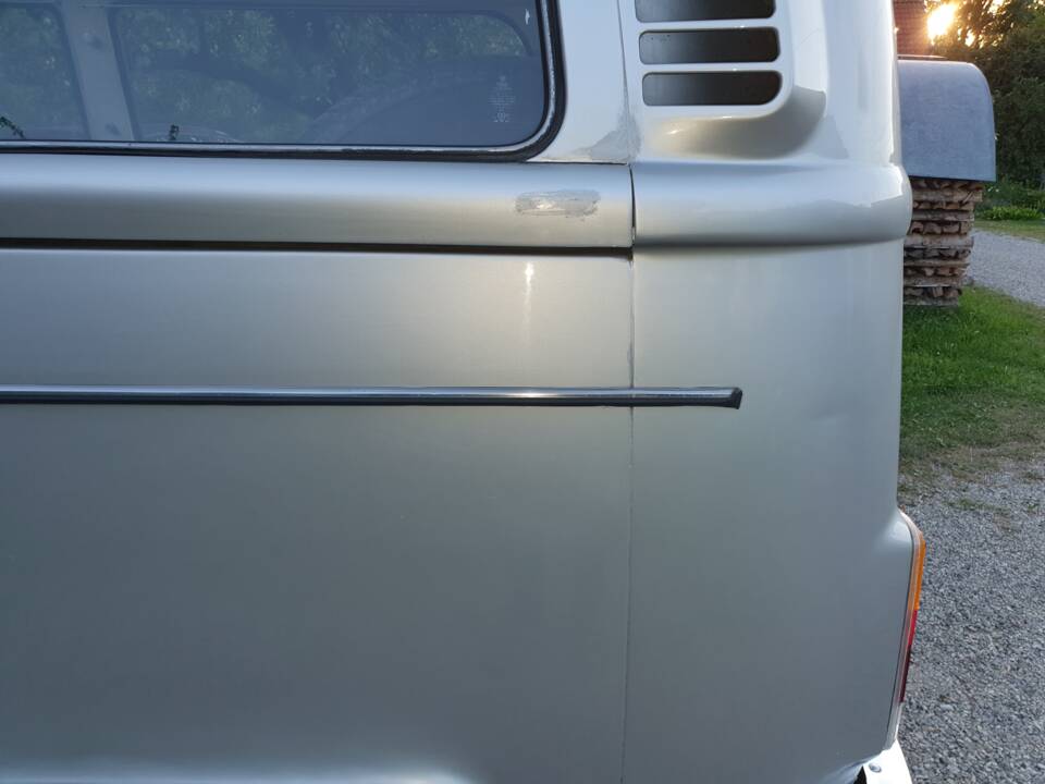 Afbeelding 24/46 van Volkswagen T2b Kombi (1979)