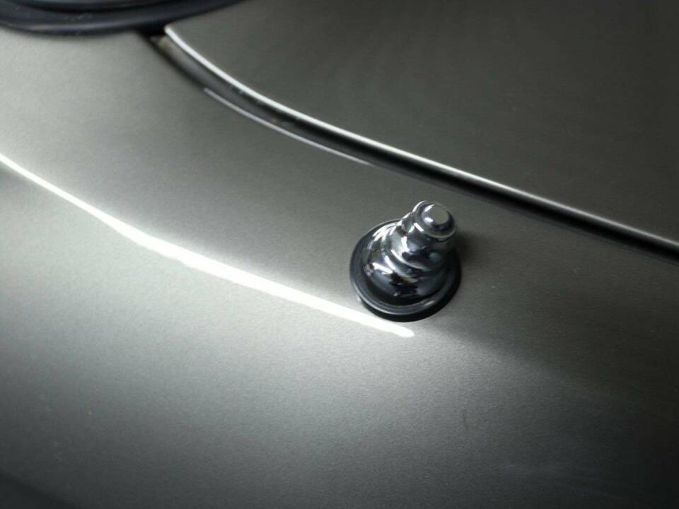 Image 29/30 of Mercedes-Benz 560 SEC (1988)
