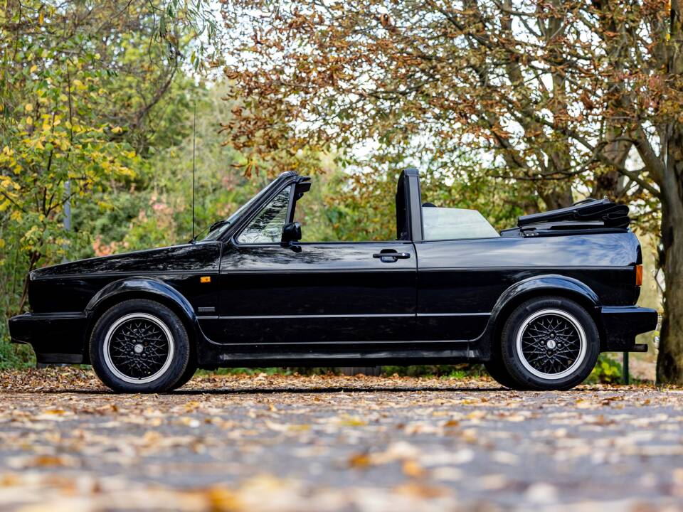 Afbeelding 3/46 van Volkswagen Golf I GTI 1.6 (1993)