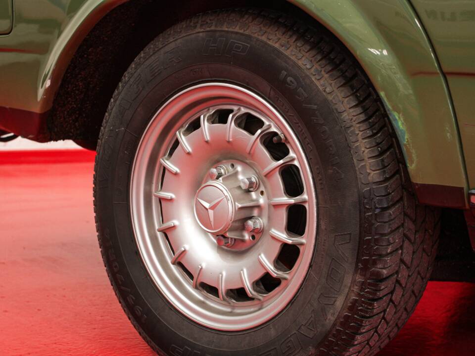 Bild 38/54 von Mercedes-Benz 250 T (1979)