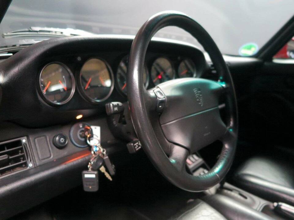 Immagine 13/43 di Porsche 911 Carrera (1997)