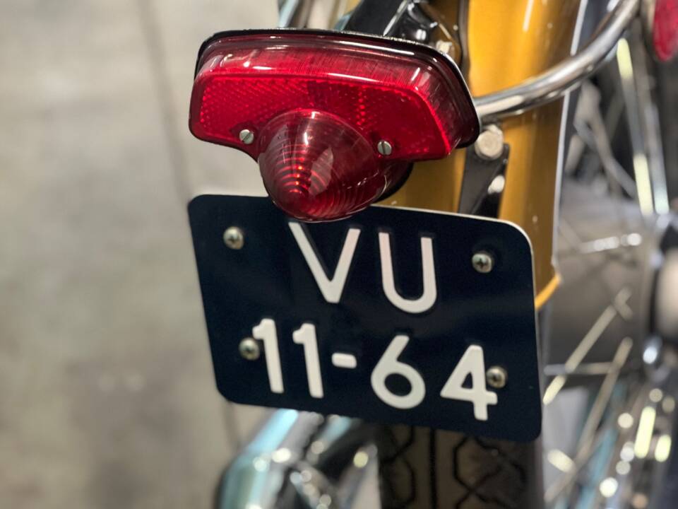 Bild 13/50 von Triumph DUMMY (1972)