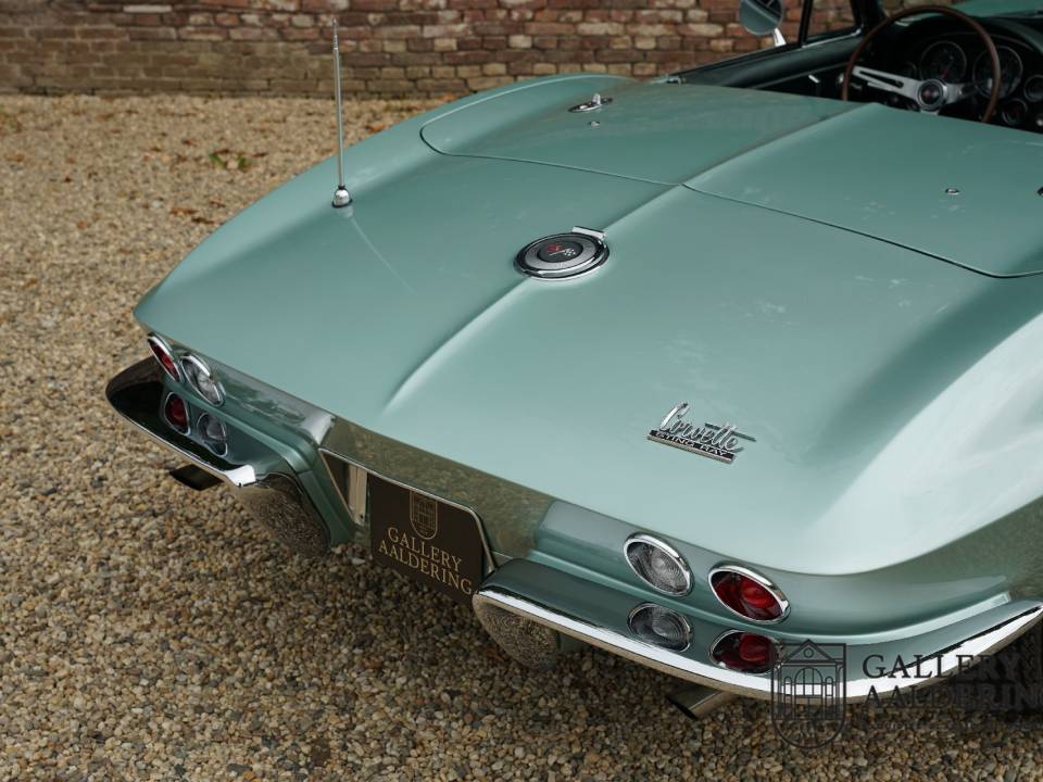 Image 45/50 of Chevrolet Corvette Sting Ray Convertible (1966)
