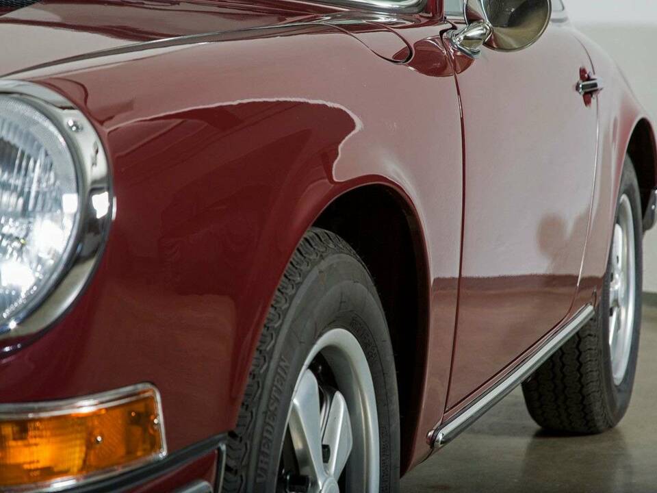 Image 8/20 of Porsche 911 2.2 T (1970)