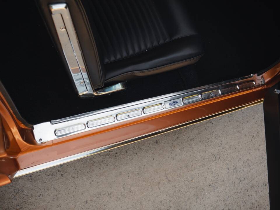 Image 24/81 of Ford Mustang 289 (1967)