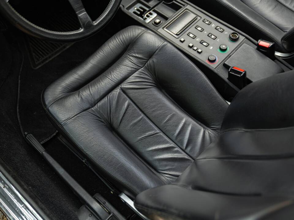 Image 41/50 of Ferrari Mondial 3.2 (1987)