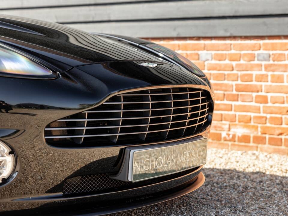 Image 17/75 of Aston Martin V12 Vanquish S (2007)