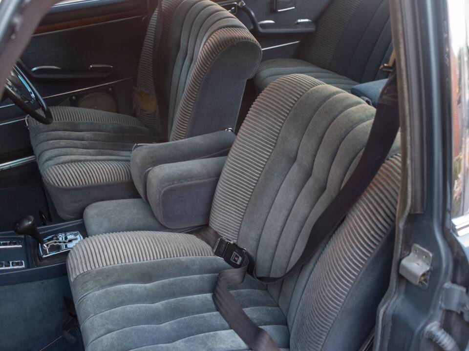 Bild 23/32 von Mercedes-Benz 300 SEL 6.3 (1972)