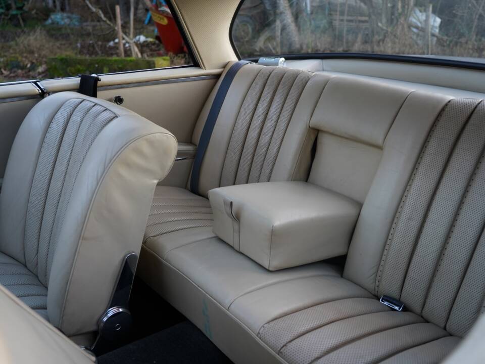 Image 12/14 de Mercedes-Benz 280 SE (1969)