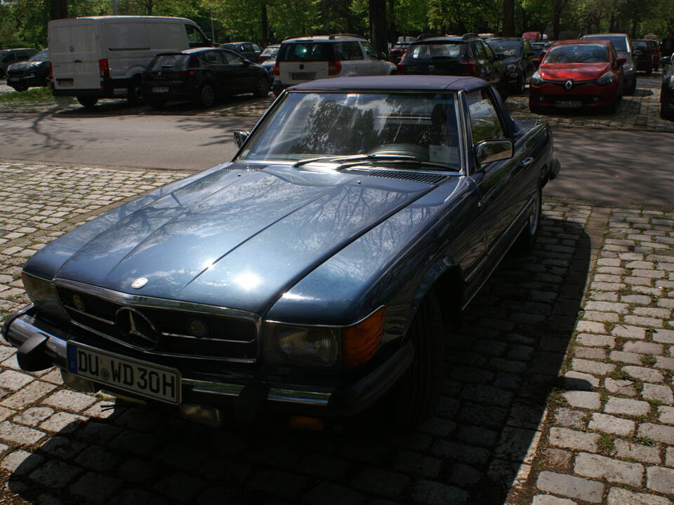 Imagen 2/9 de Mercedes-Benz 380 SL (1983)