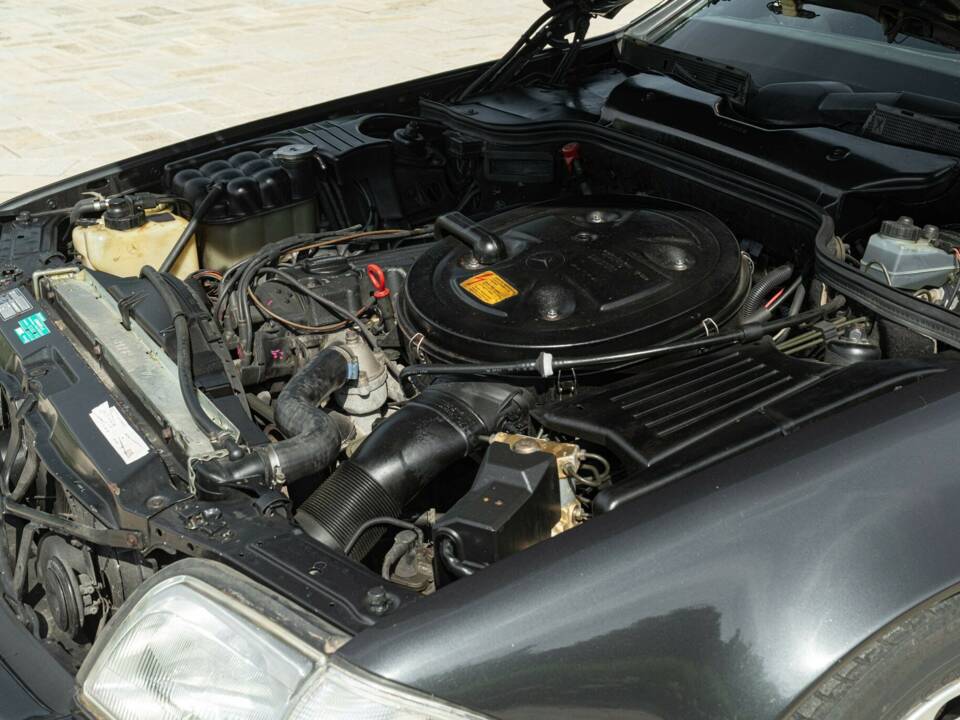 Image 50/50 of Mercedes-Benz 300 SL (1990)