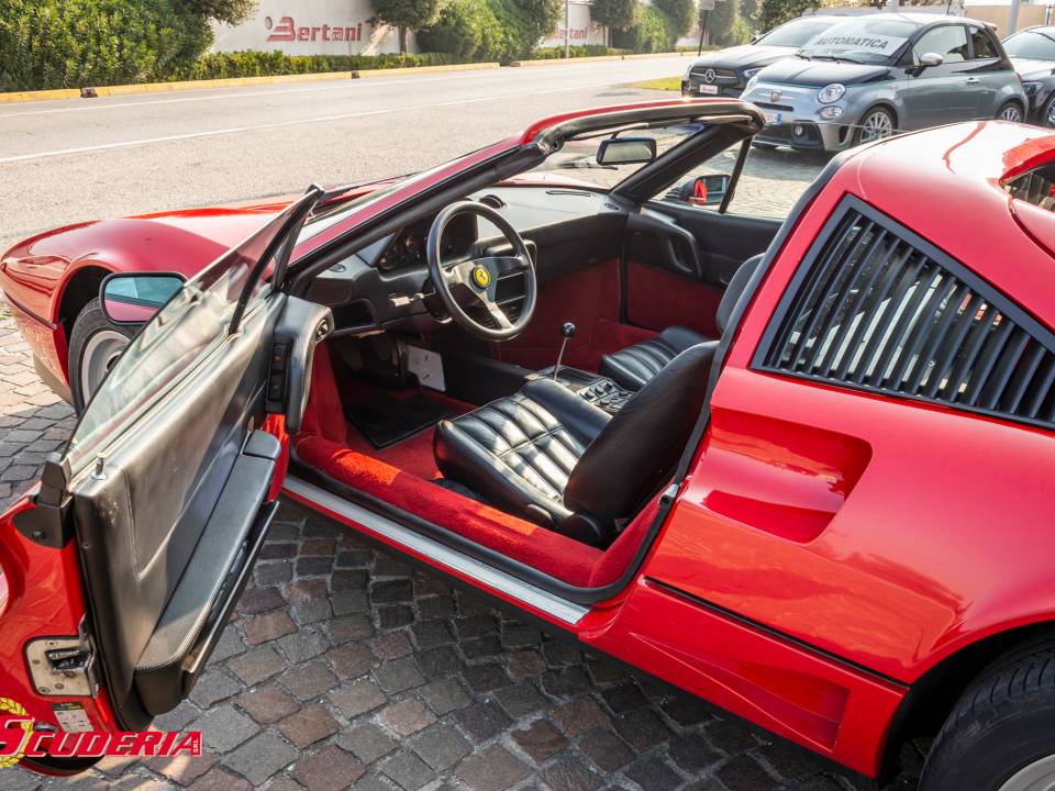 Immagine 47/49 di Ferrari 208 GTS Turbo (1989)